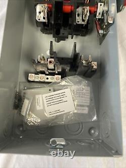 GE 100 Amp 240-Volt Indoor Safety Switch TG3223R New Open Damaged Handle