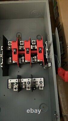 Siemens 200 Amp, 240 Volt, Fusible Heavy Duty Safety Switch. BRAND NEW